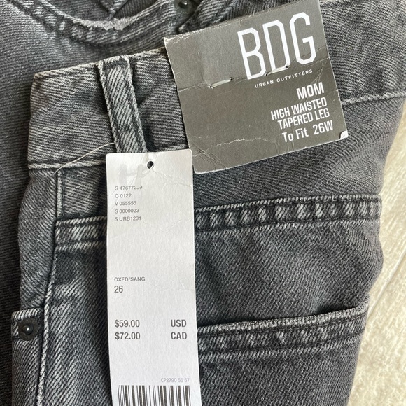 Urban Outfitters High Waisted Tapered Leg Black Mom Jeans - Picture 4 of 4